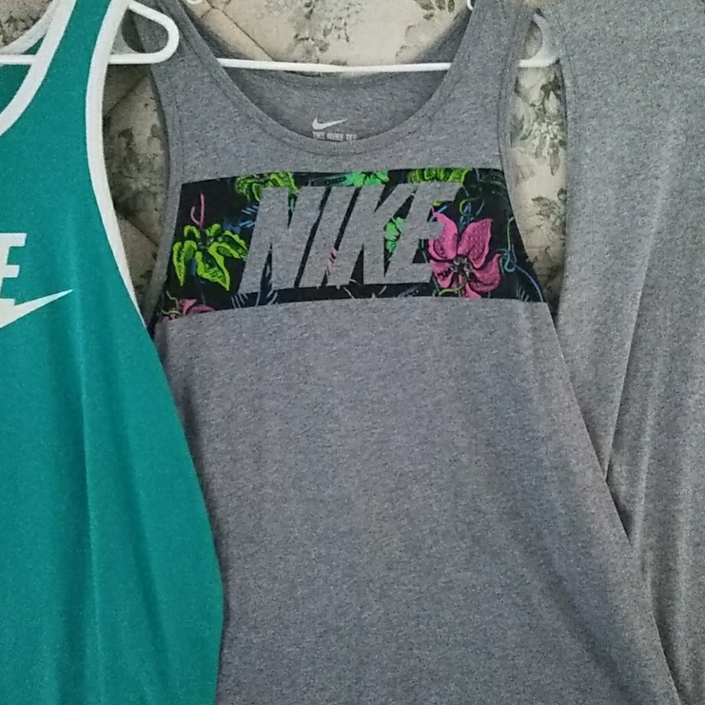 Nike tropical tank top